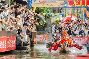 库汤嘴集体回暖 申京13分5板 勇士半场领先火箭10分